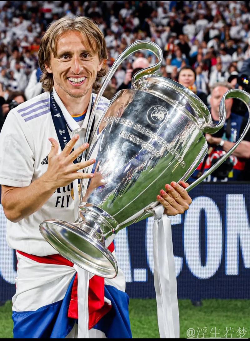 39岁魔笛怒斥2亿巨星懒防守,再现皇马领袖风范,9场3球+单场创双纪录 39岁魔笛怒斥2亿巨星懒防守,再现皇马领袖风范,9场3球+单场创双纪录